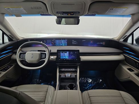 Used 2024 Lincoln Nautilus Reserve image 27