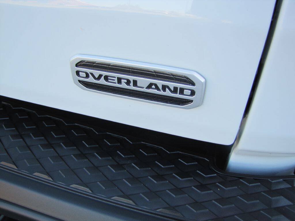 Used 2022 Jeep Gladiator Overland w/ Popular Equipment Package AWD/4WD image 27