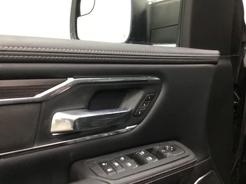 Used 2025 RAM 1500 Laramie AWD/4WD image 8