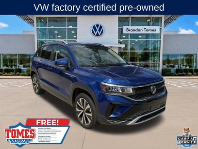 Used 2023 Volkswagen Taos SE w/ Panoramic Sunroof Package