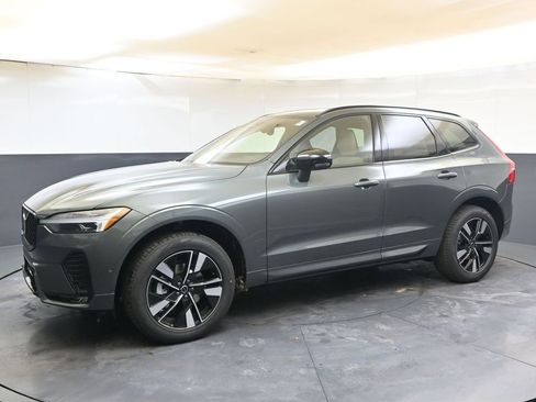 New 2026 Volvo XC60 B5 Plus w/ Protection Package Premier image 2