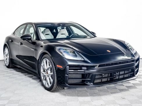 Certified 2025 Porsche Panamera 4S w/ Premium Package image 8