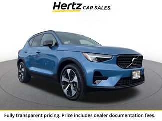 Used 2024 Volvo XC40 B5 Core AWD/4WD video 1