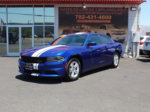 Used 2020 Dodge Charger SXT image 2