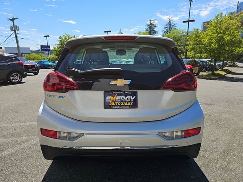 Used 2020 Chevrolet Bolt Premier w/ Infotainment Package image 7