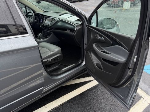Used 2020 Buick Envision Essence FWD image 26