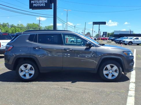 Used 2022 Jeep Compass Latitude w/ Sun and Sound Group AWD/4WD image 2