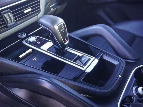 Used 2019 Porsche Cayenne E-Hybrid image 61