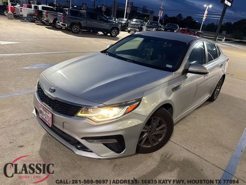 Used 2020 Kia Optima LX FWD image 1