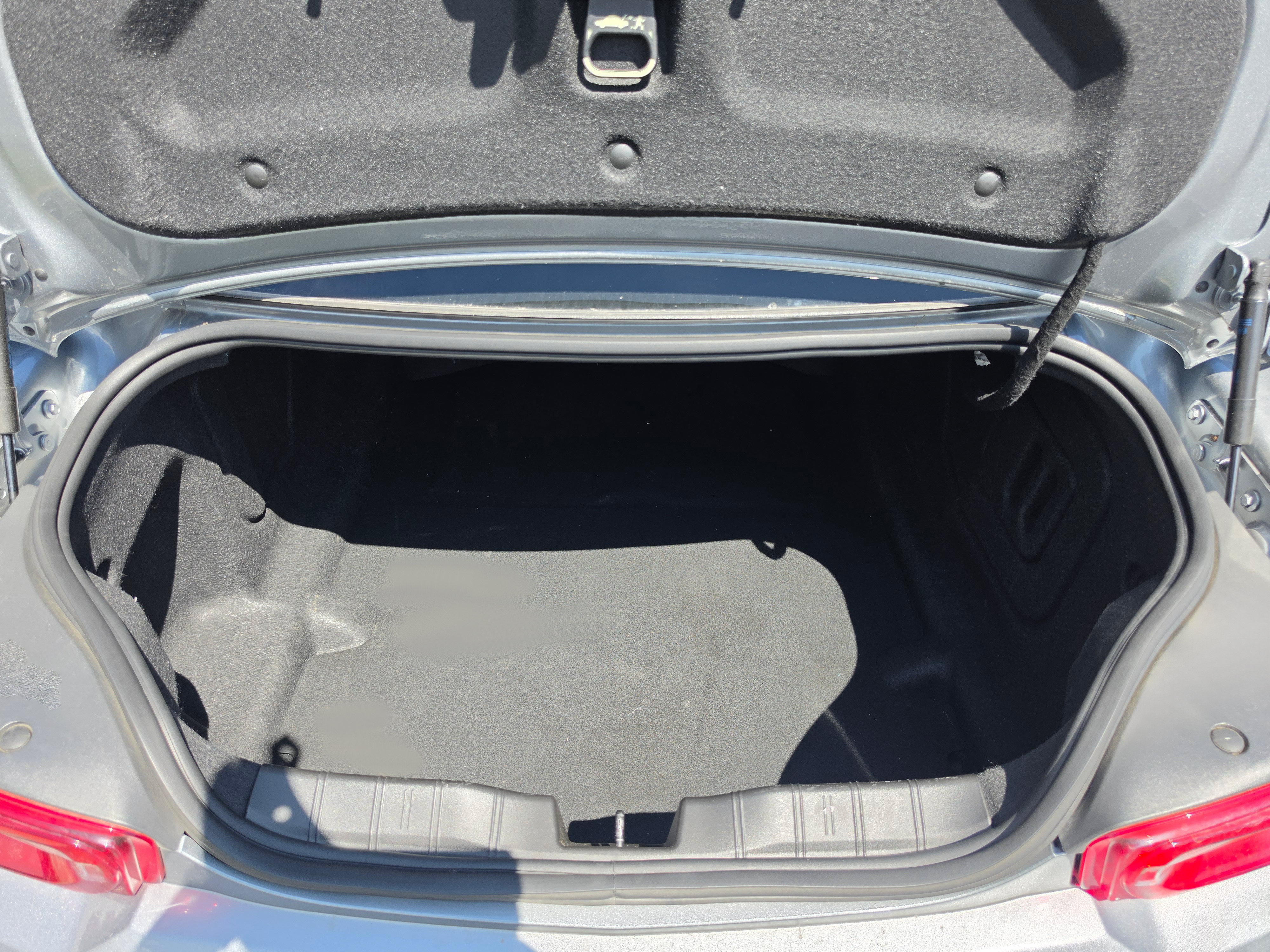 Used 2023 Chevrolet Camaro LT RWD image 5