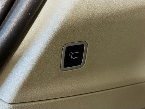 Used 2020 Chrysler Pacifica Touring-L Plus FWD image 31