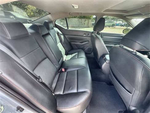 Used 2023 Nissan Altima 2.5 SR w/ SR Premium Package FWD image 25