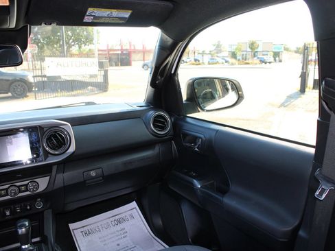 Used 2019 Toyota Tacoma TRD Off-Road RWD image 21