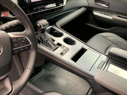 Used 2024 Toyota Sienna XLE Woodland Edition image 16