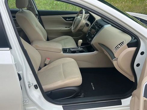 Used 2015 Nissan Altima 2.5 SV w/ Convenience Package FWD image 42