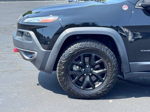 Used 2018 Jeep Cherokee Trailhawk w/ Comfort/Convenience Group AWD/4WD image 39