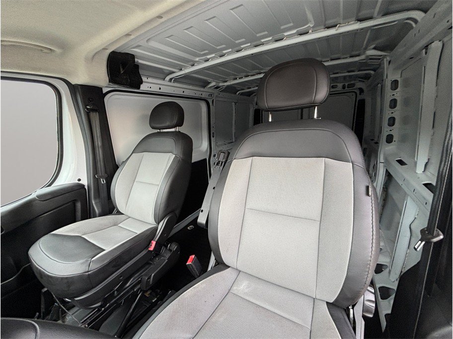 Used 2025 RAM ProMaster 2500 w/ Convenience Group FWD image 2