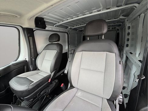 Used 2025 RAM ProMaster 2500 w/ Convenience Group FWD image 2
