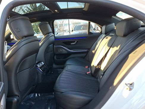 Certified 2022 Mercedes-Benz S 500 4MATIC image 10