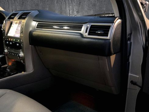 Used 2020 Lexus GX 460 Premium image 26