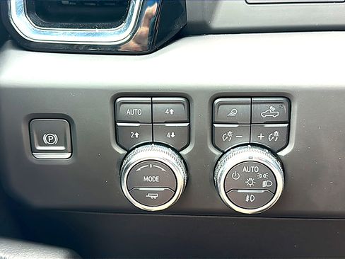 Used 2024 GMC Sierra 2500 Denali AWD/4WD image 37