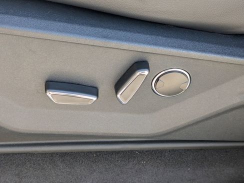 New 2025 Ford F150 Lariat w/ Equipment Group 502A High image 21