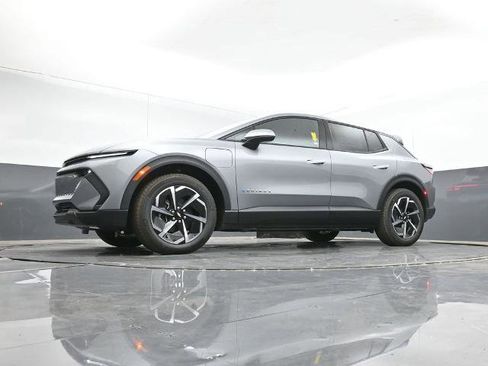 New 2026 Chevrolet Equinox EV LT image 10