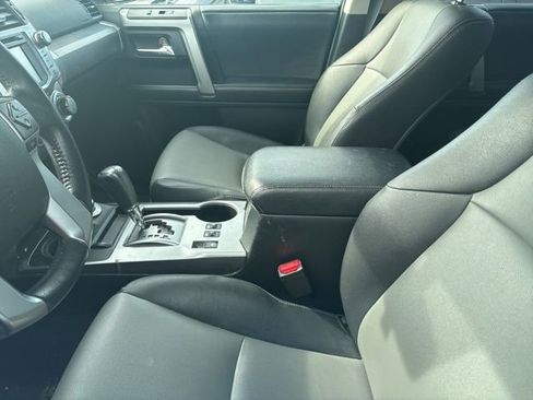 Used 2014 Toyota 4Runner SR5 Premium image 10