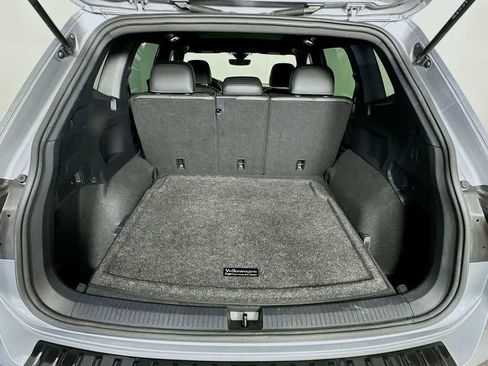 Used 2023 Volkswagen Tiguan SE R-Line image 22