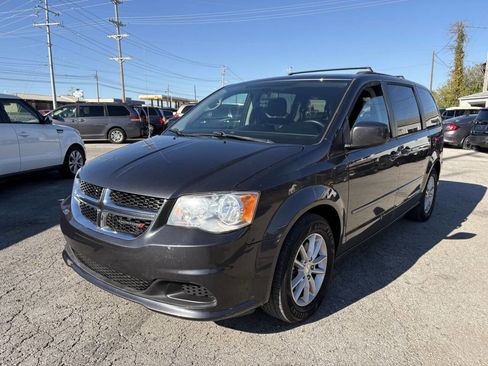 Used 2016 Dodge Grand Caravan SXT image 6