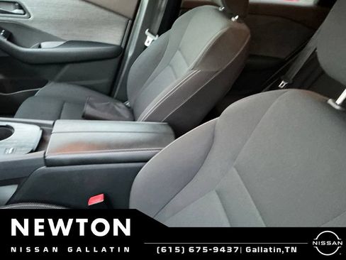 Used 2021 Nissan Titan SV w/ Accessory Utility Package AWD/4WD image 3