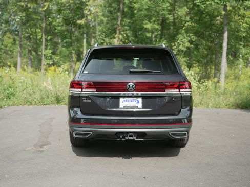 Used 2025 Volkswagen Atlas SEL image 6