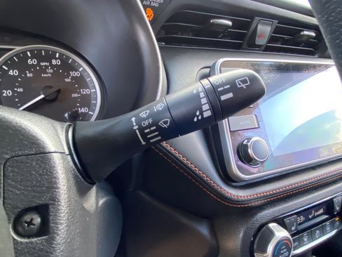 Used 2020 Nissan Kicks SR w/ SR Premium Package image 63