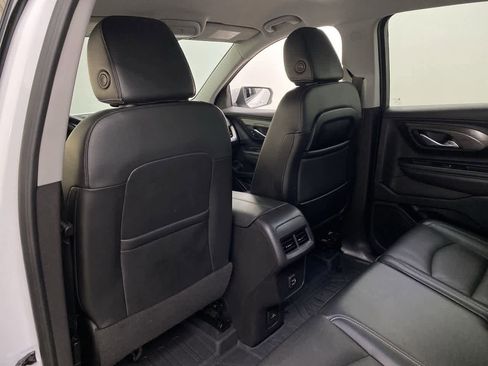 Used 2023 GMC Terrain SLT image 17