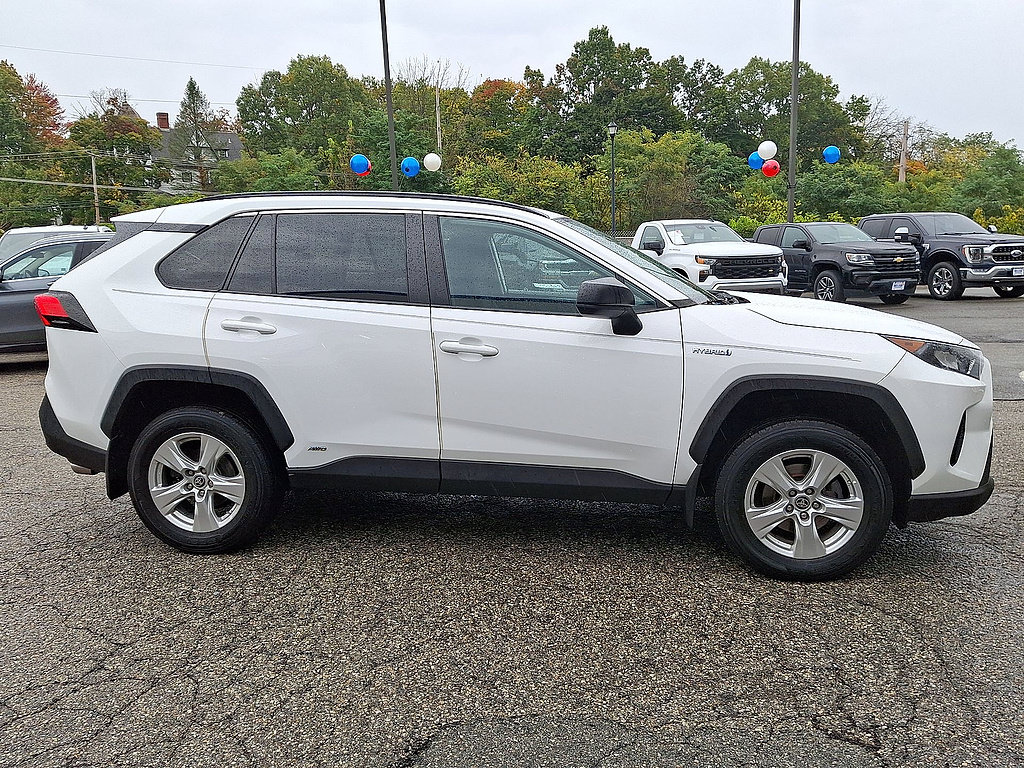 Used 2021 Toyota RAV4 LE AWD/4WD image 25