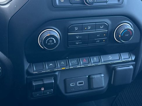 New 2026 Chevrolet Silverado 1500 Custom Trail Boss w/ LPO, Dark Essentials Package AWD/4WD image 19