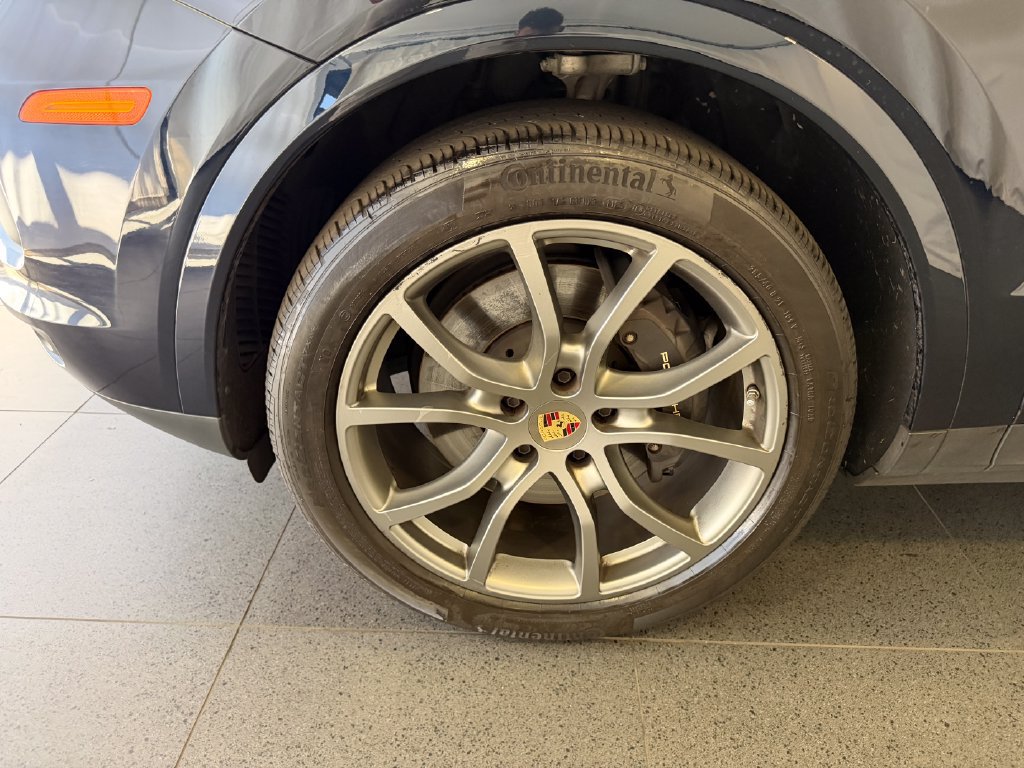 Certified 2023 Porsche Cayenne Coupe AWD/4WD image 10