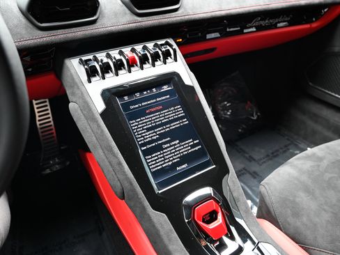 Used 2023 Lamborghini Huracan Tecnica image 28