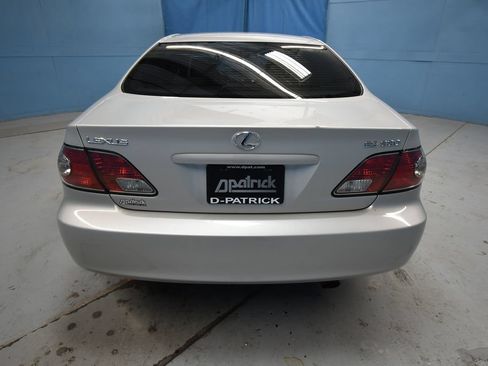 Used 2004 Lexus ES 330 FWD image 32