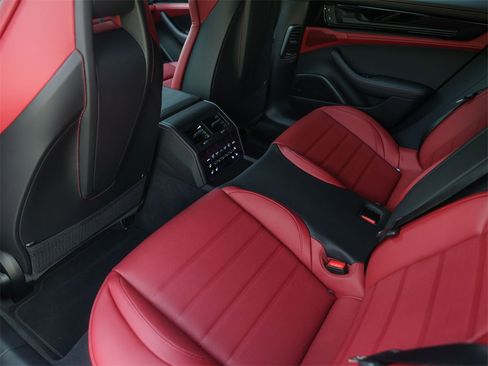 New 2025 Porsche Panamera 4 image 33