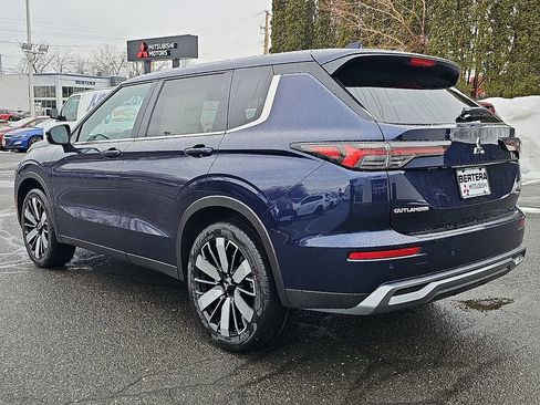 New 2026 Mitsubishi Outlander SE image 3