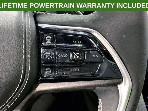 Used 2024 Jeep Grand Cherokee Overland w/ Luxury Tech Group IV AWD/4WD image 26