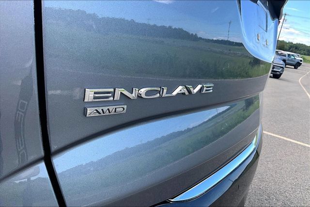 Used 2020 Buick Enclave Essence w/ Sound and Sites Package AWD/4WD image 32