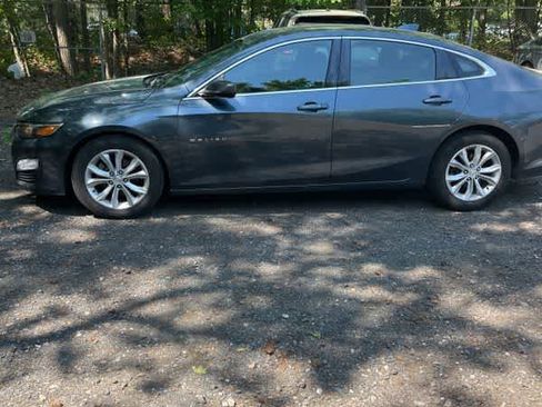 Used 2019 Chevrolet Malibu LT FWD image 4