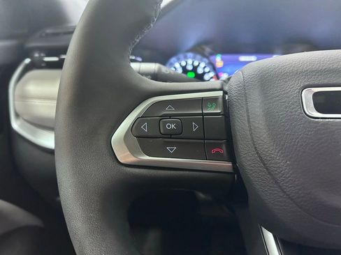 Used 2025 Jeep Compass Limited AWD/4WD image 10