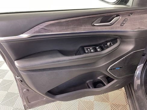 Used 2024 Jeep Grand Cherokee Overland w/ Adv Protech Group III image 9