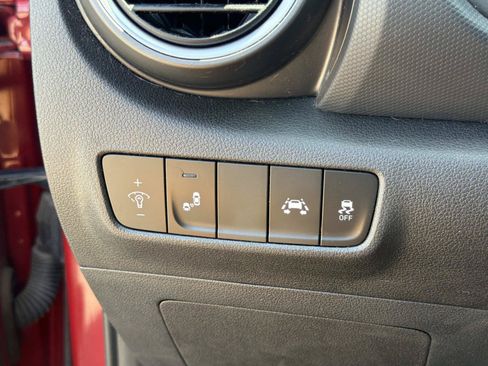 Used 2020 Hyundai Kona SEL FWD image 28