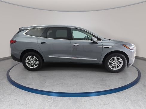 Used 2021 Buick Enclave Essence w/ Sound and Sites Package FWD image 4
