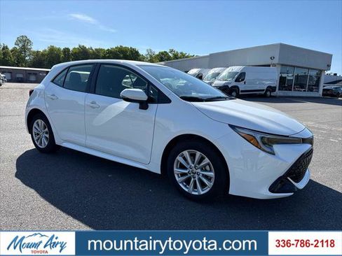 Certified 2024 Toyota Corolla SE FWD image 1