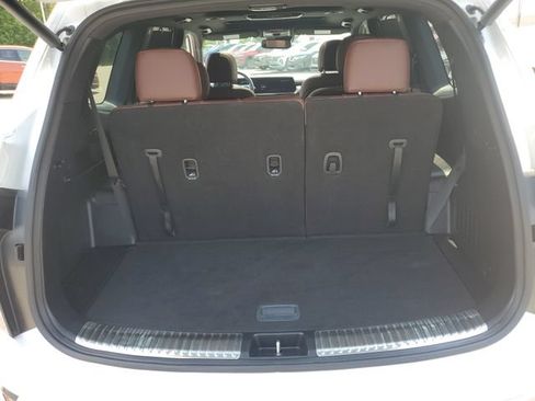 Used 2024 Kia Telluride SX w/ Towing Package AWD/4WD image 8